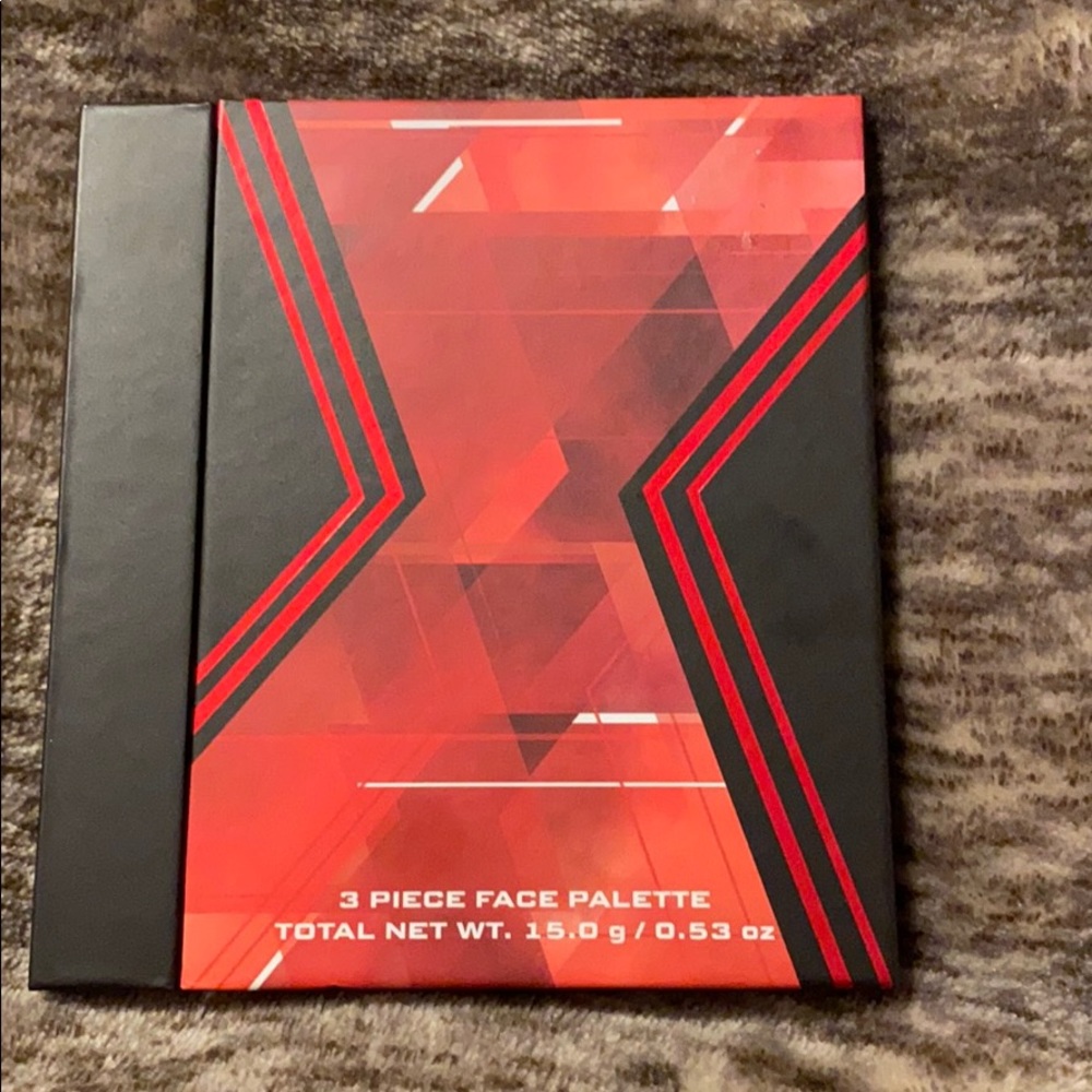 Marvel Avengers MCU Cosplay Black‎ Widow Palette Highlighter Blush Bronzer